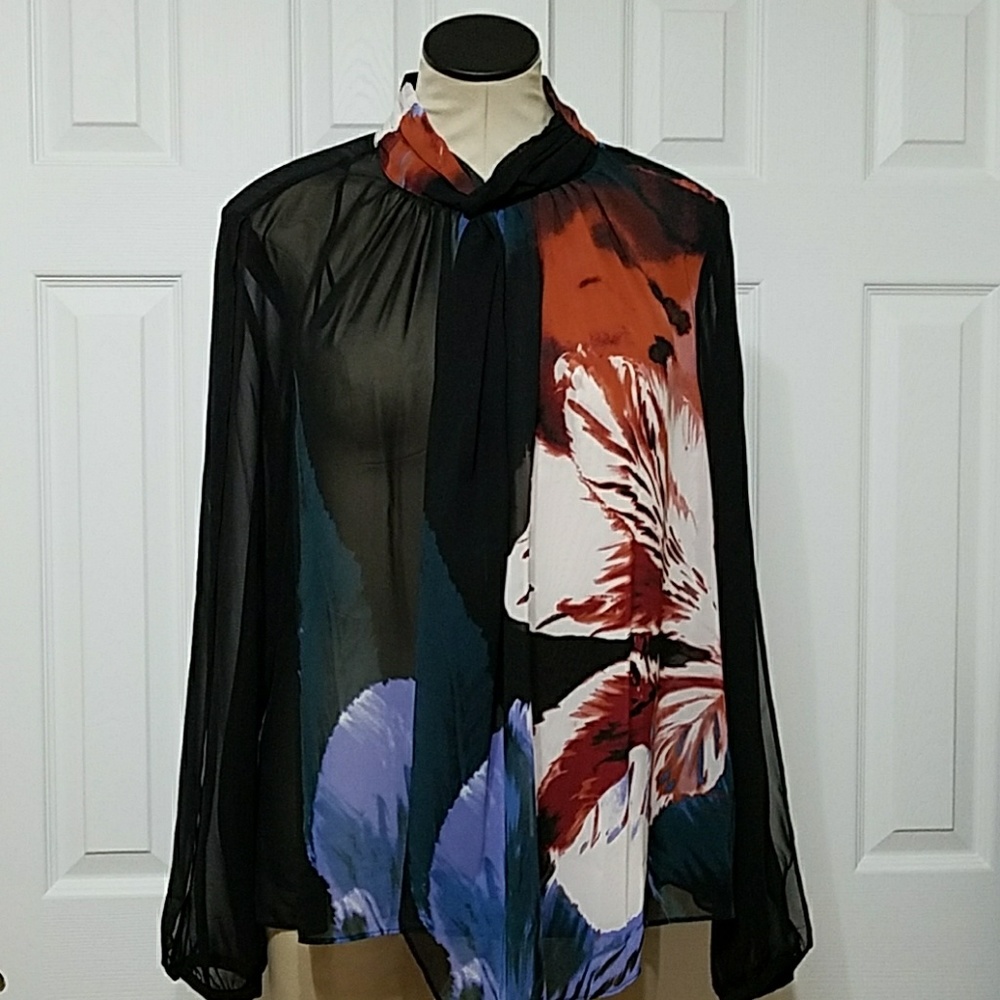 Jennifer Lopez cold shoulder blouse